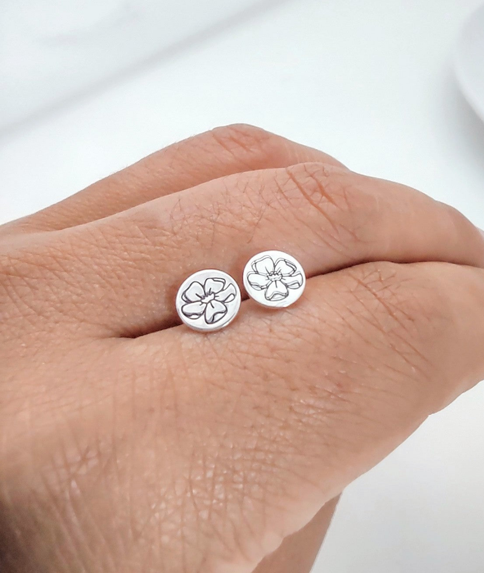 Cosmos flower stud earrings