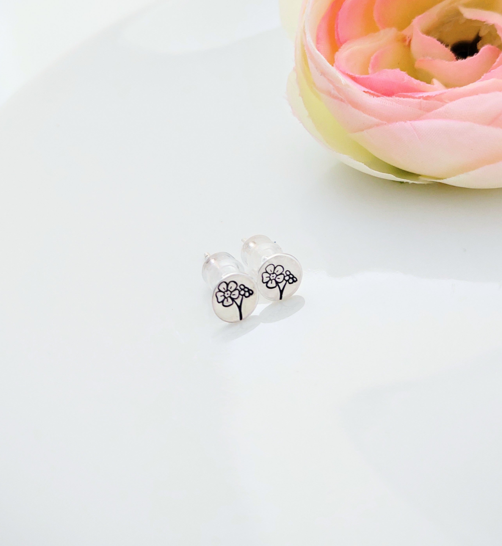 Tiny flowers studs
