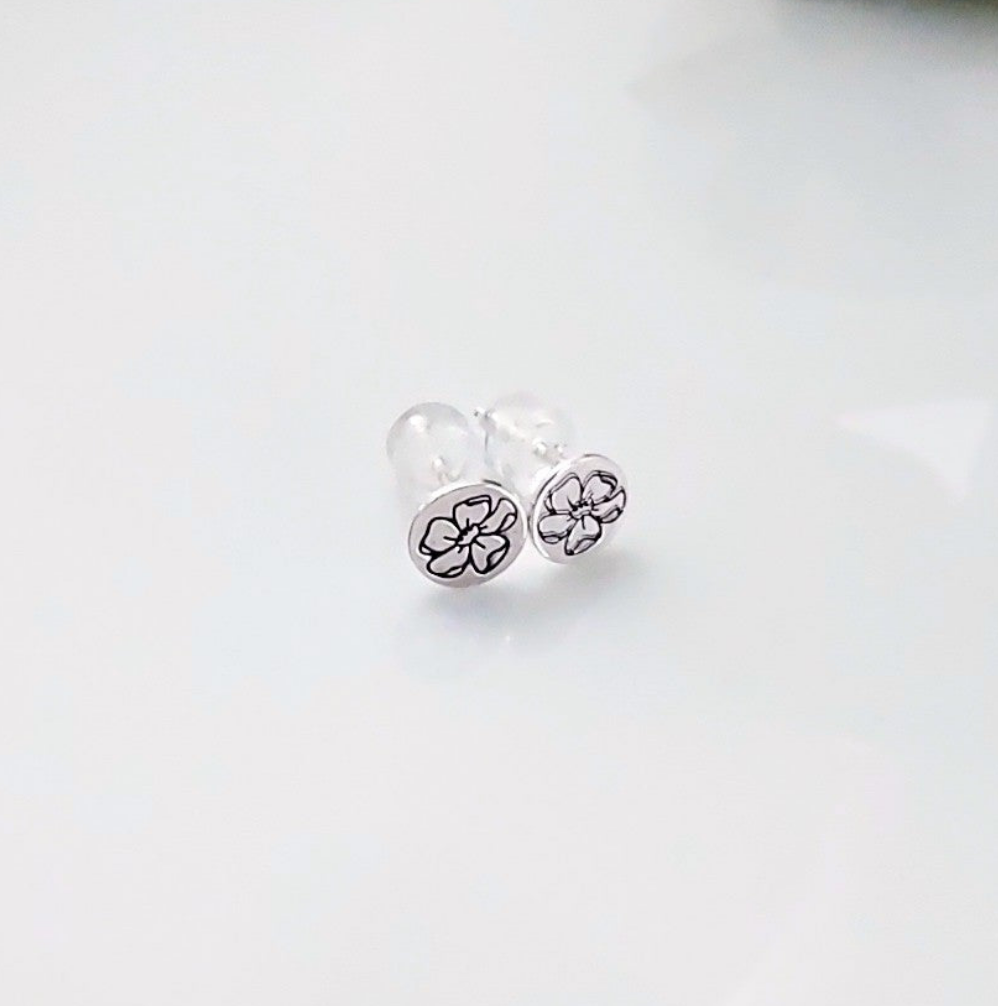 Cosmos flower stud earrings