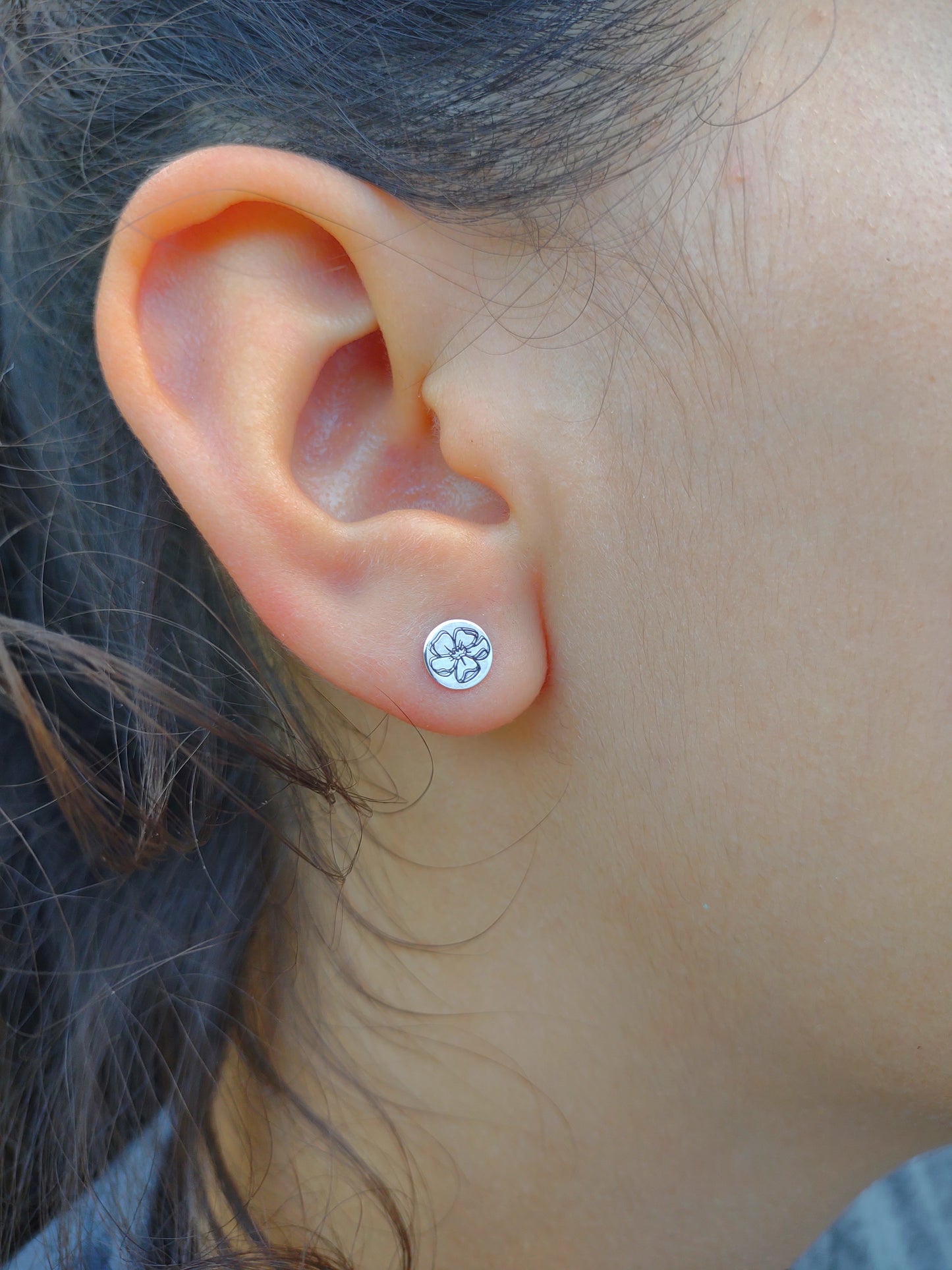 Cosmos flower stud earrings